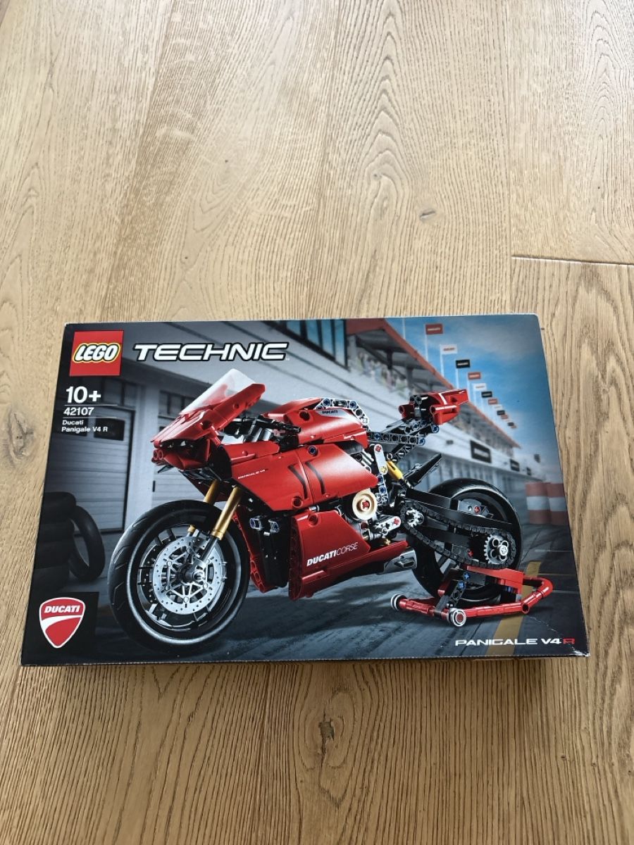 Lego Kit di costruzioni: Lego Technic Ducati Panigale V4 R – Nuovo e nell'imballaggio originale da Lenzburg venduto da bibibaba