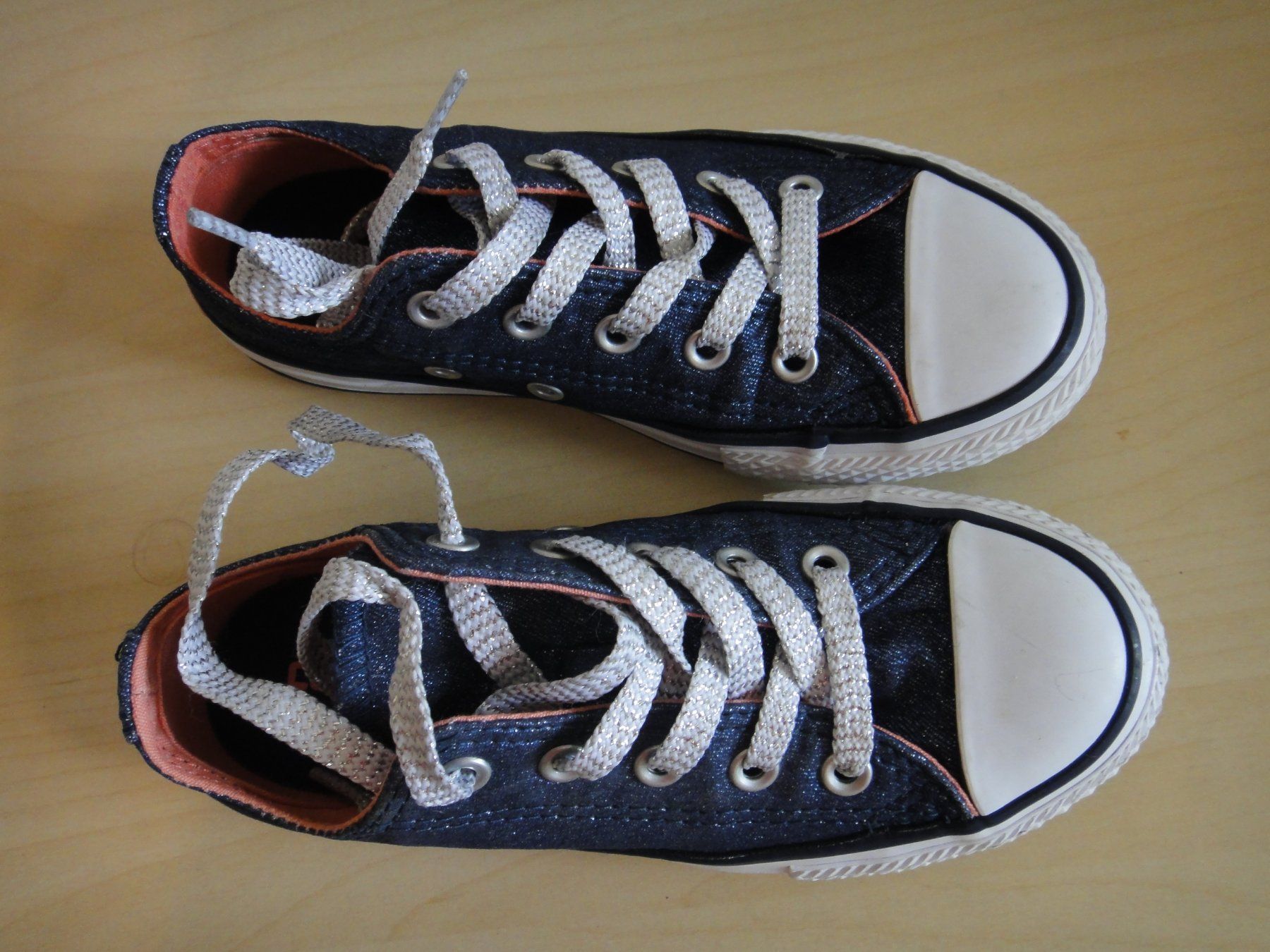 Converse Scarpe per ragazze: Converse Neuwertige Schuhe Mädchen Gr. 30 – Nuovo (secondo la descrizione) da Winterthur venduto da LemonTree5 1