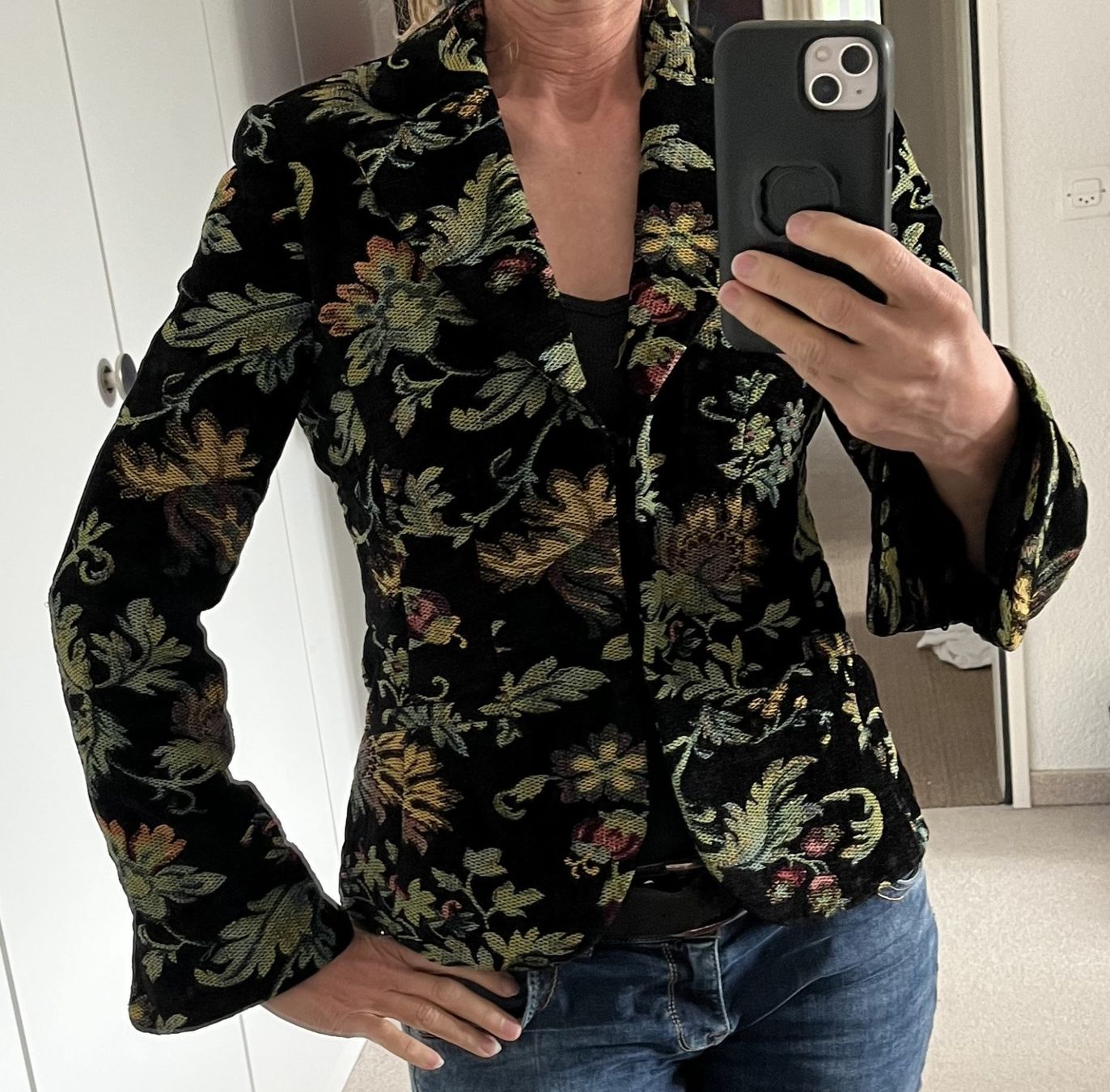 Giacche: Stylischer Blazer Jacke, blumig, Gr. 36 – Usato da Affoltern am Albis venduto da Blackrhythm 1