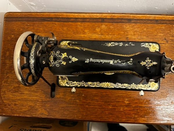 Singer Nähmaschinen: Antike Singer Nähmaschine mit Tisch – Gebraucht aus Villmergen von yougotit 4