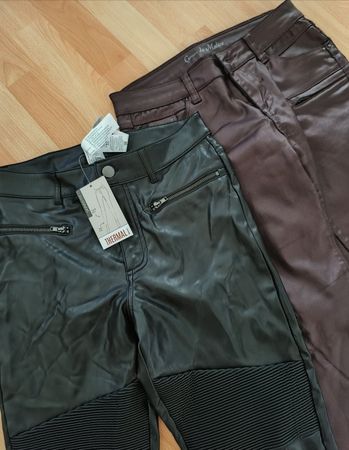 Zwei Kunstlederhose grösse S schwarz Lila