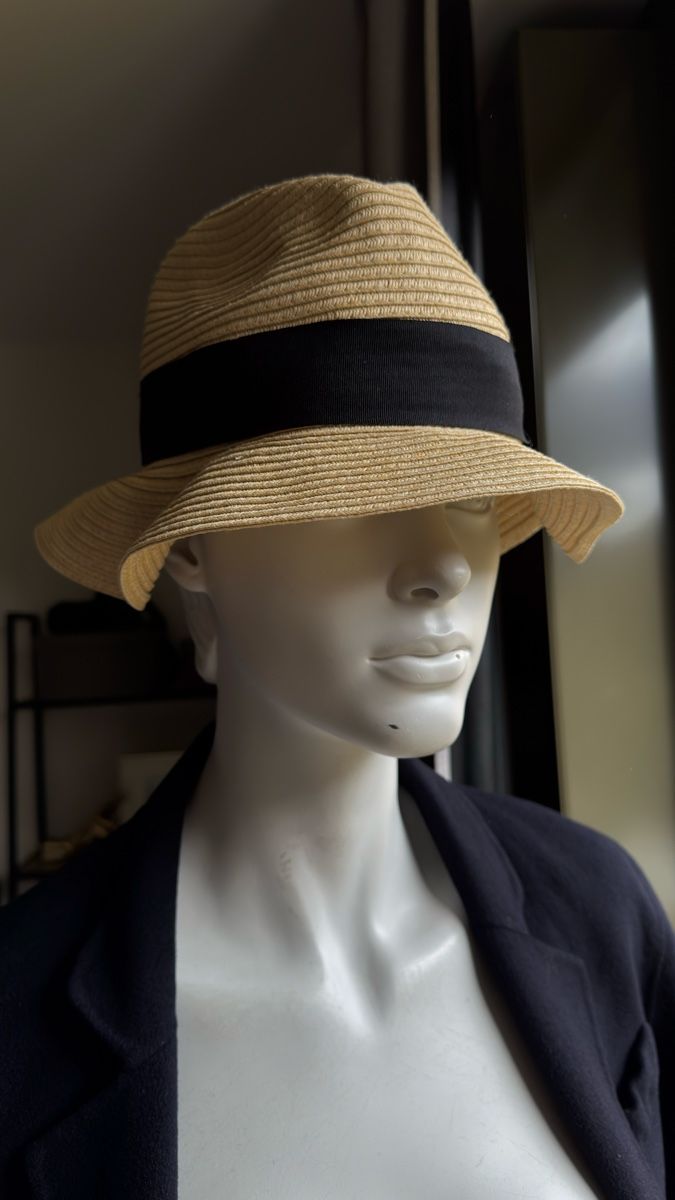 H&M Hüte, Mützen & Caps: H&M Stroh-Fedora-Hut – Klassischer Stil – Gebraucht aus Kilchberg ZH von nad_6dwp
