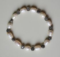 Armband mit ovalen Zuchtperlen