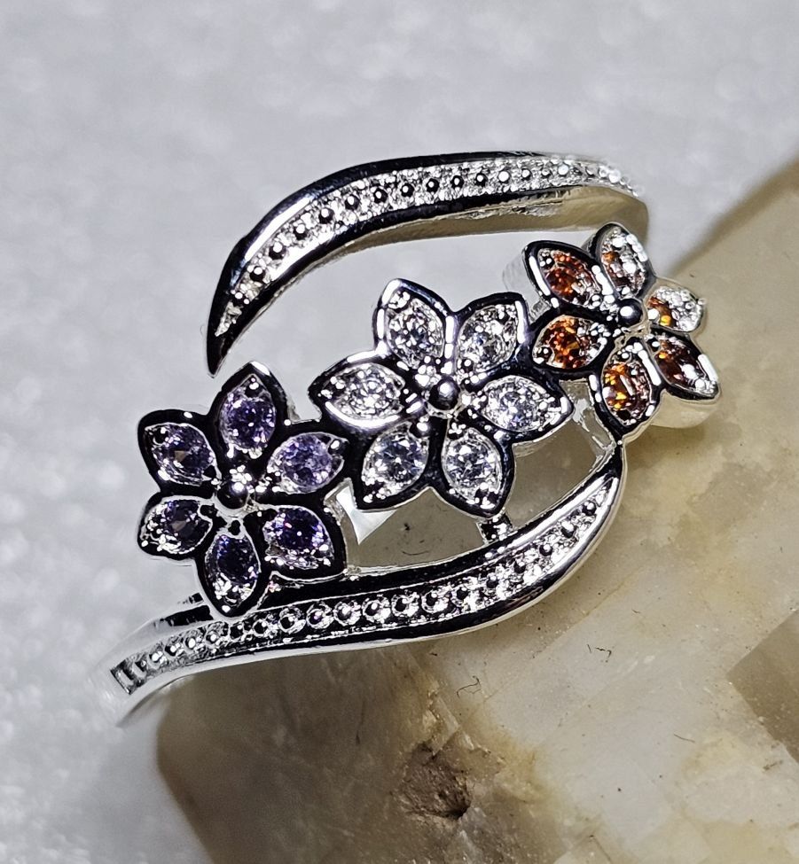 Anelli: Stilvoller Ring mit Zirkonia, 925 versilbert Gr. 8 – Nuovo (secondo la descrizione) da Grenchen venduto da dar_6d52