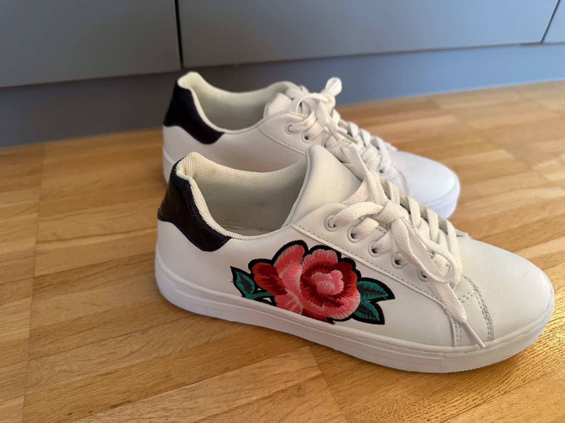 Damenschuhe: weisse Schuhe – Gebraucht aus Arch von tam_ctz2 3