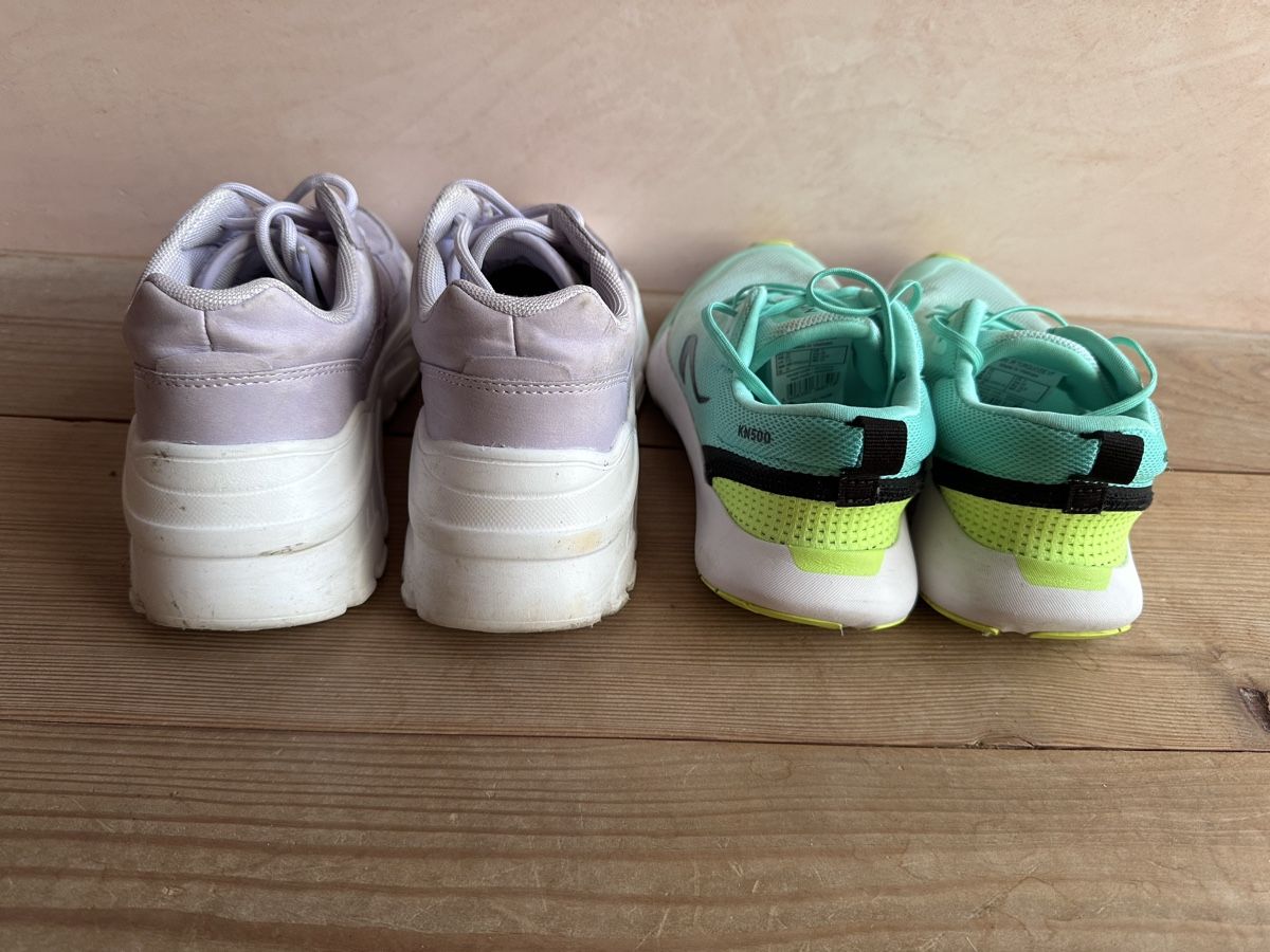 Scarpe per ragazze: 2 Paar Sneaker Gr. 35 – Usato da Malans GR venduto da aicul31 2