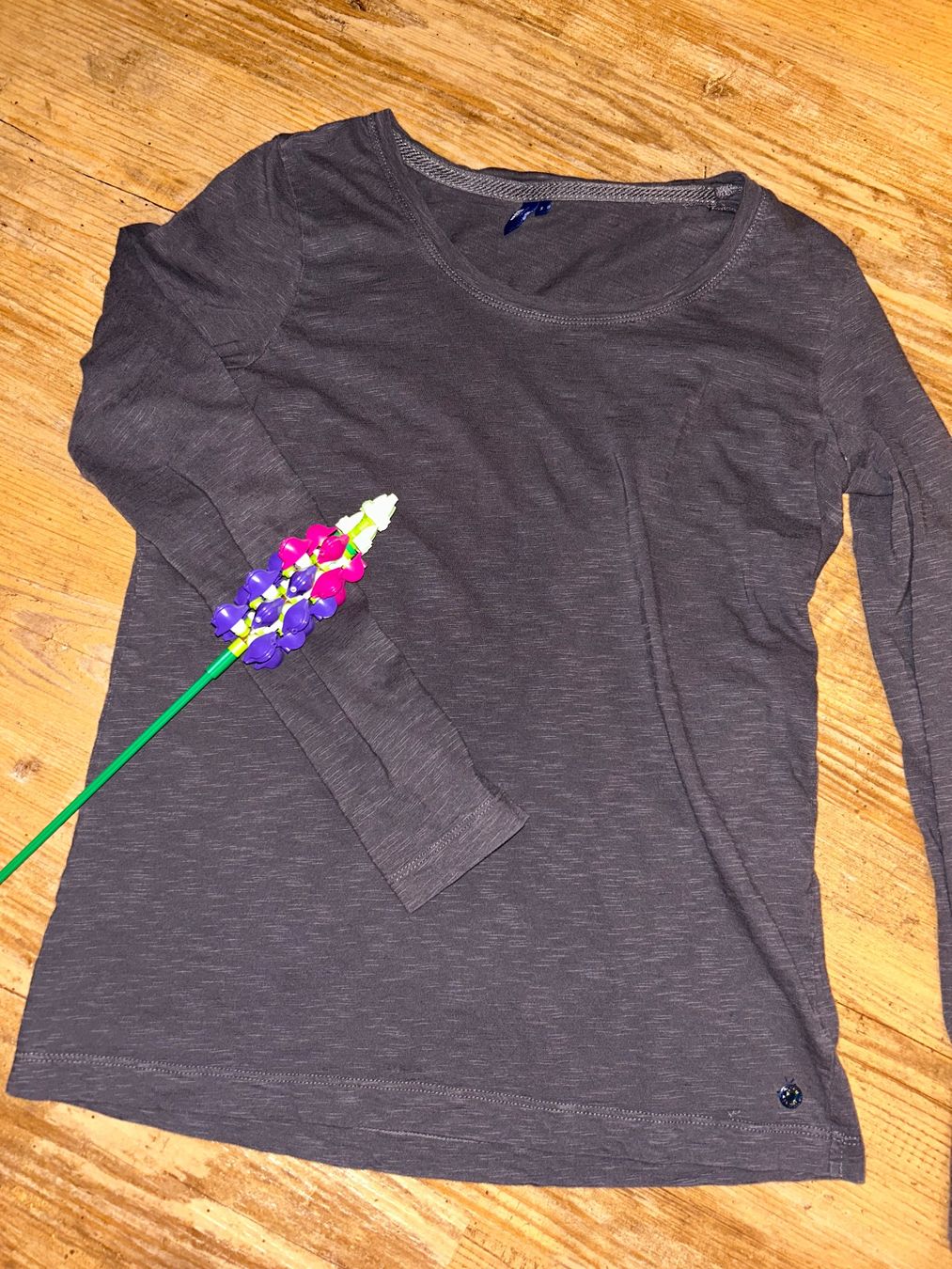 Cecil T-shirt: Angenehmes Langarmshirt Cecil S - neuwertig – Nuovo (secondo la descrizione) da Safenwil venduto da 2hand_aber_wertvoll
