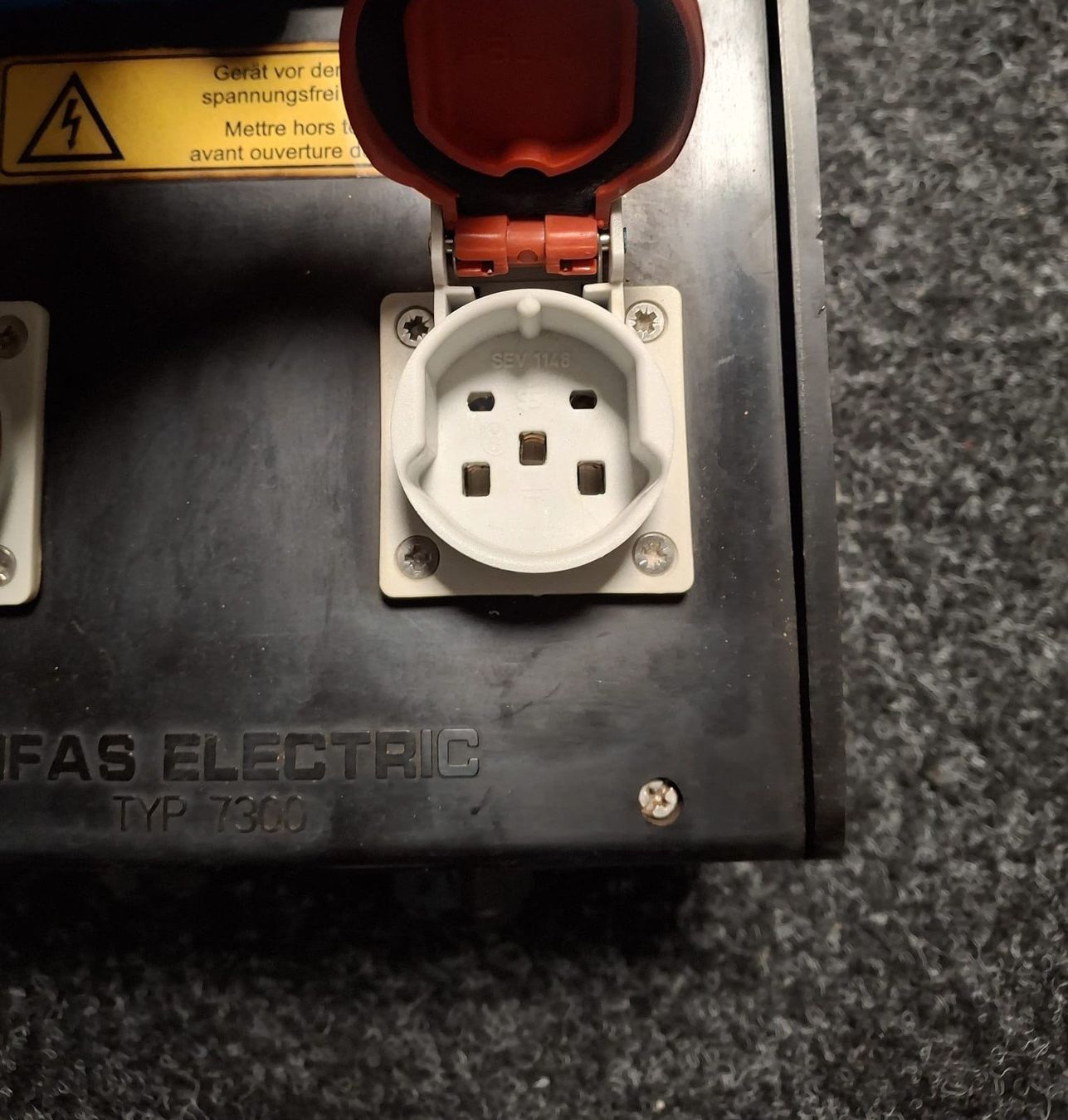 GIFAS Elektrotechnik: Stromverteiler Gifas Baustellenkasten – Gebraucht aus Sarnen von Miller78 2
