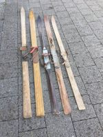 Antike Holzski mit Bindung Einzelstücke für Dekoration