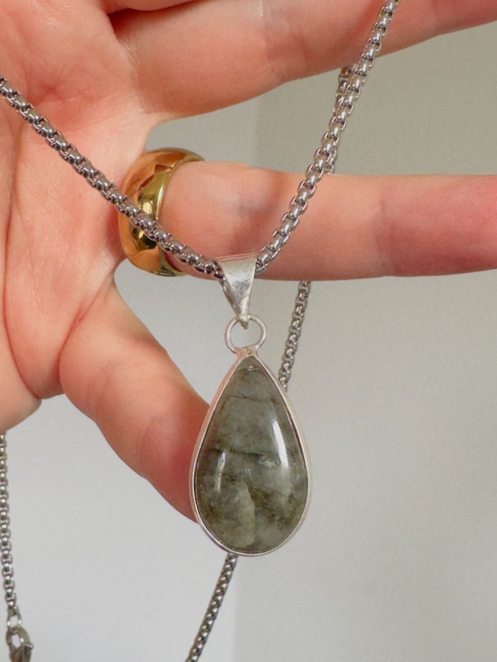 Catenine: Fashionable labradorite necklace – Nuovo e nell'imballaggio originale da Genève venduto da AGBERG