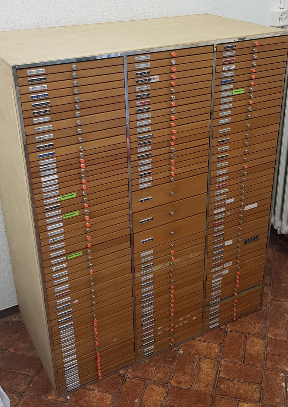 Sistemi di archiviazione: Schmuck Schublade Sortierstation – Usato da Thalwil venduto da Designer50 5