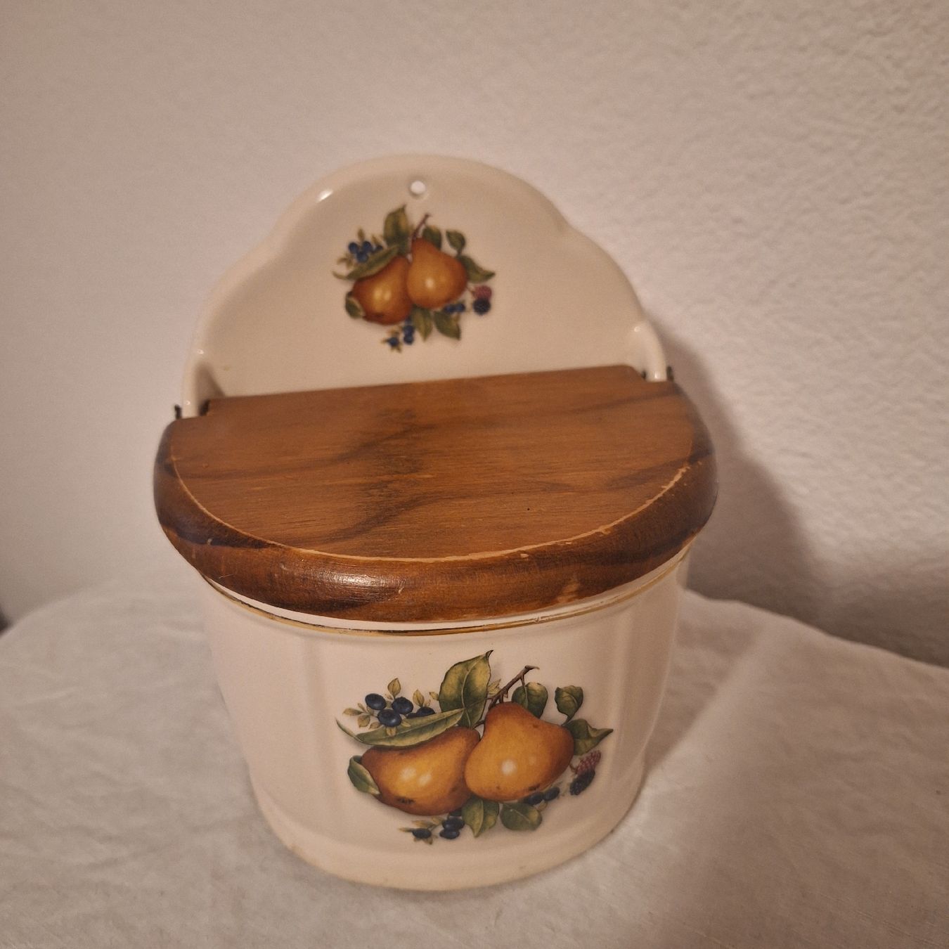 Pentole: Versand möglich.  Nostalgische Vorratsbehälter, Keramik Holz – Usato da Winterthur venduto da Goldpipau