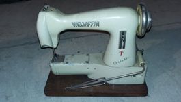 Antike, rare  Oldtimer Nähmaschine Marke HELVETIA