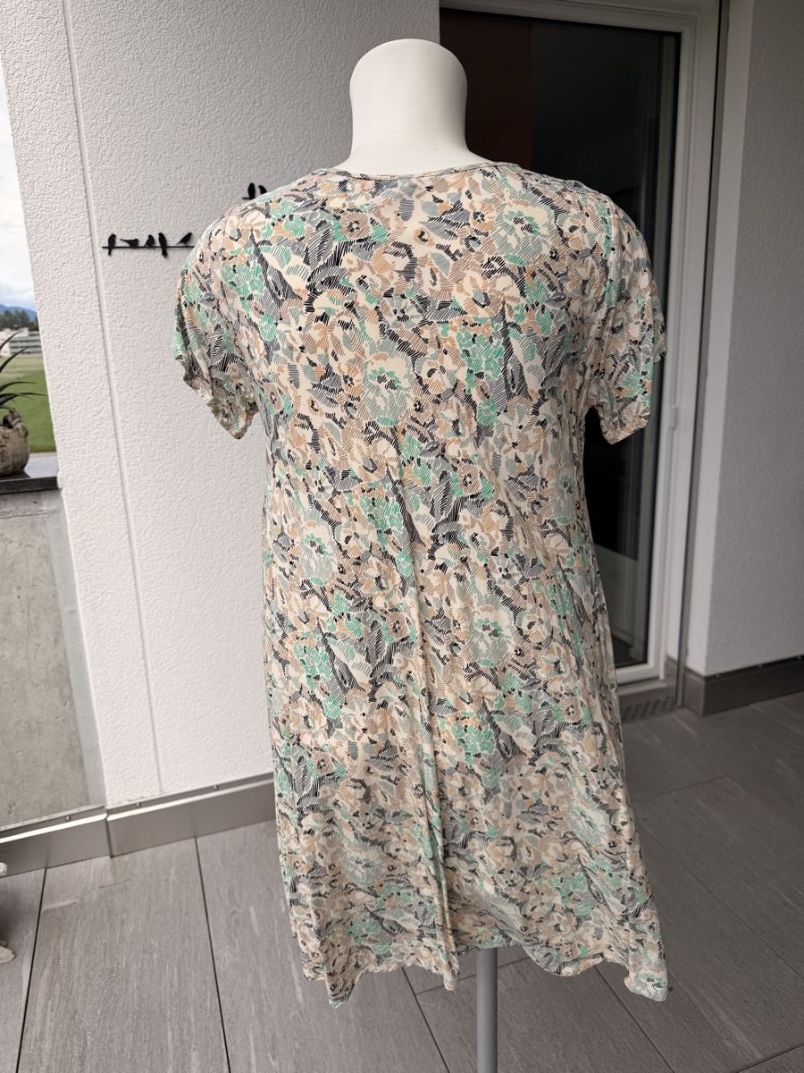 Robes: SOYACONCEPT Kleid Kurzarm Blumenmuster Grösse L  – D'occasion à Biberist par Mi58 1