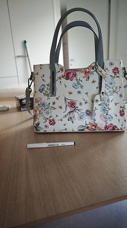 Damen-Handtasche mit floralem Muster inkl. Schulterriemen