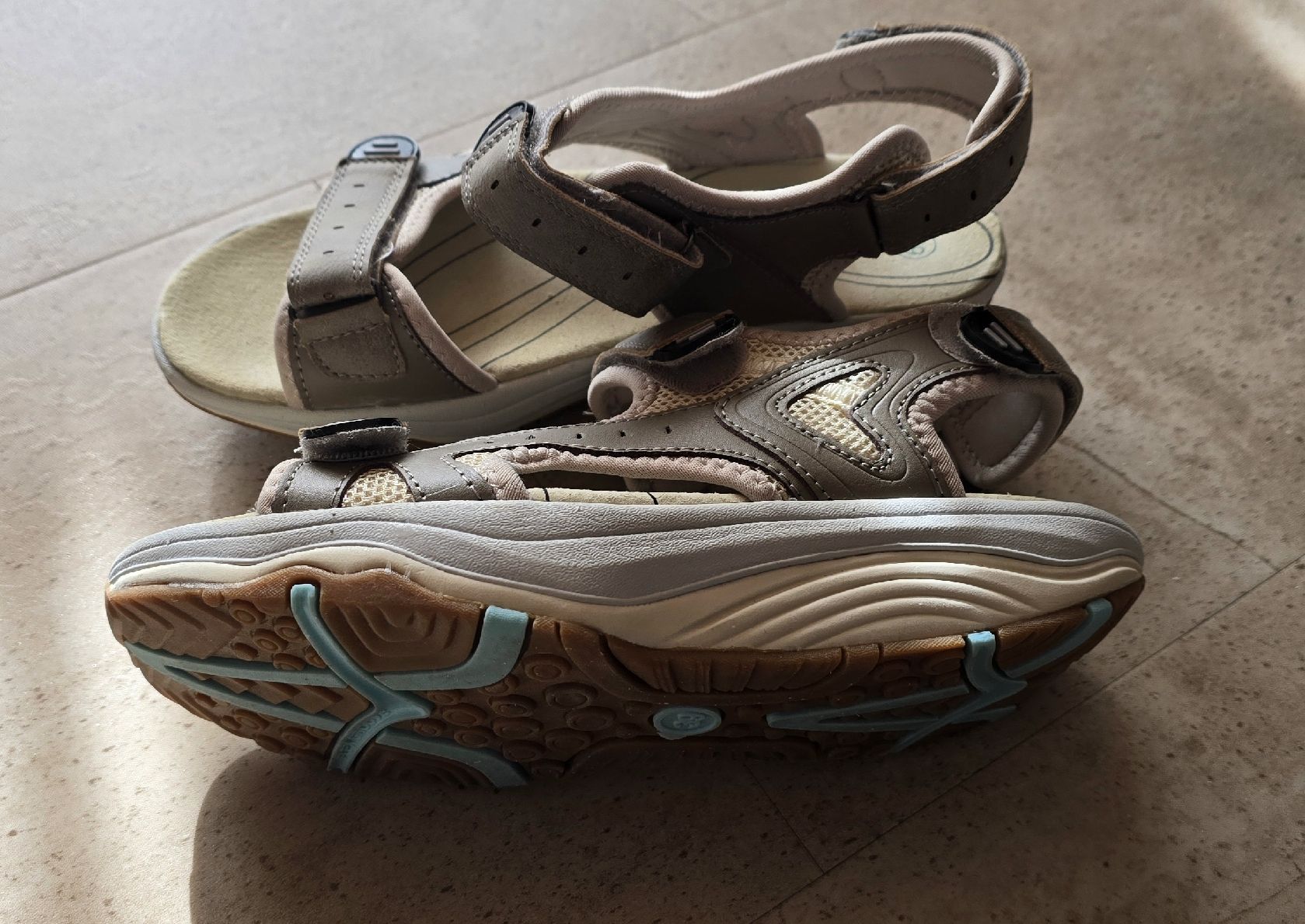 Chaussures femmes: Sandalen medicus Gr. 39 – Neuf (Voir description) à Erlen par Olga33 2