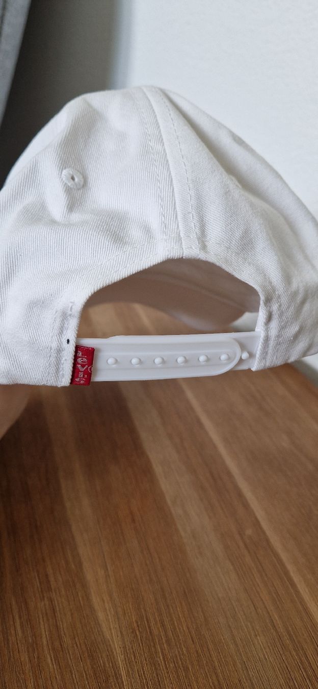 Levi's Copricapi, berretti & cappellini: Levi's Cap weiss mit Blumenmuster – Nuovo (secondo la descrizione) da Zürich venduto da c.line89 2