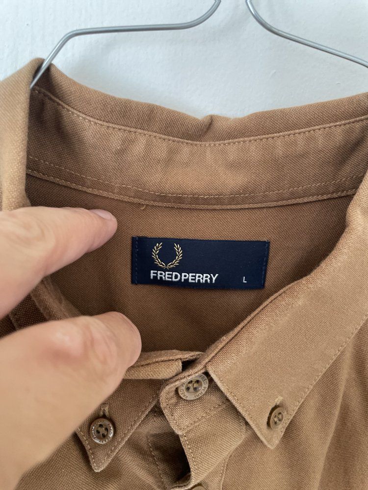 Fred Perry Hemden: Fred Perry Oxford Button-Down Hemd camel L – Gebraucht aus Stäfa von hag_7wls 1