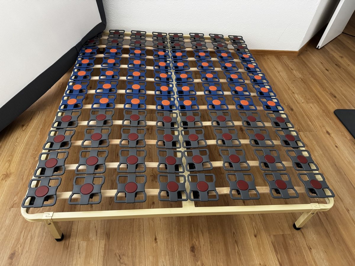 Letti: Mattress MORGEDAL 160 x 200.With Base – Usato da Wallisellen venduto da Corinne.- 2