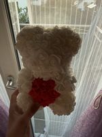 Herzförmiger Rosenbär, Valentinstag Geschenkidee, Neu