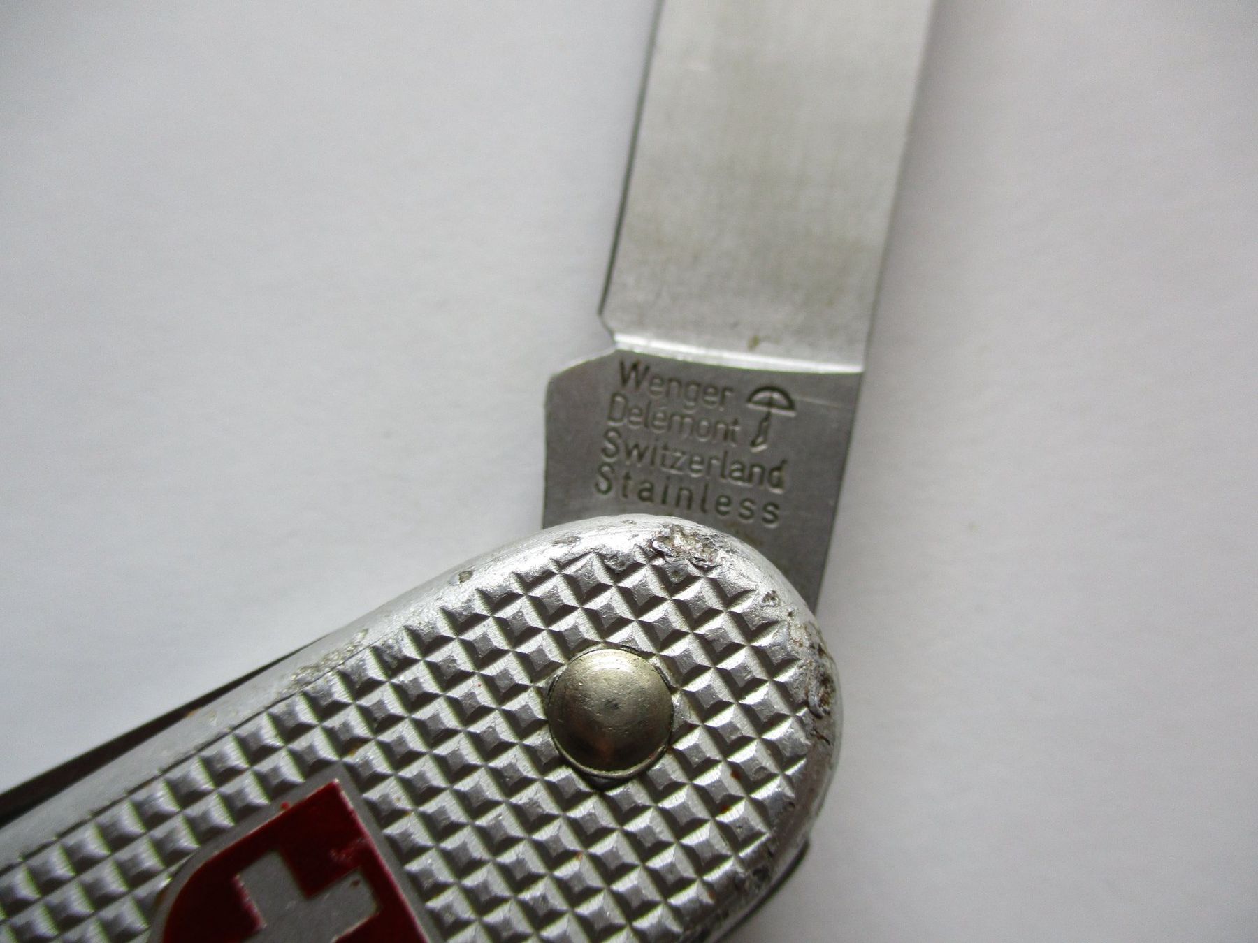 Wenger Coltelli tascabile: Couteau Suisse Wenger 1981 – Usato da La Sarraz venduto da vic_v6kz 1
