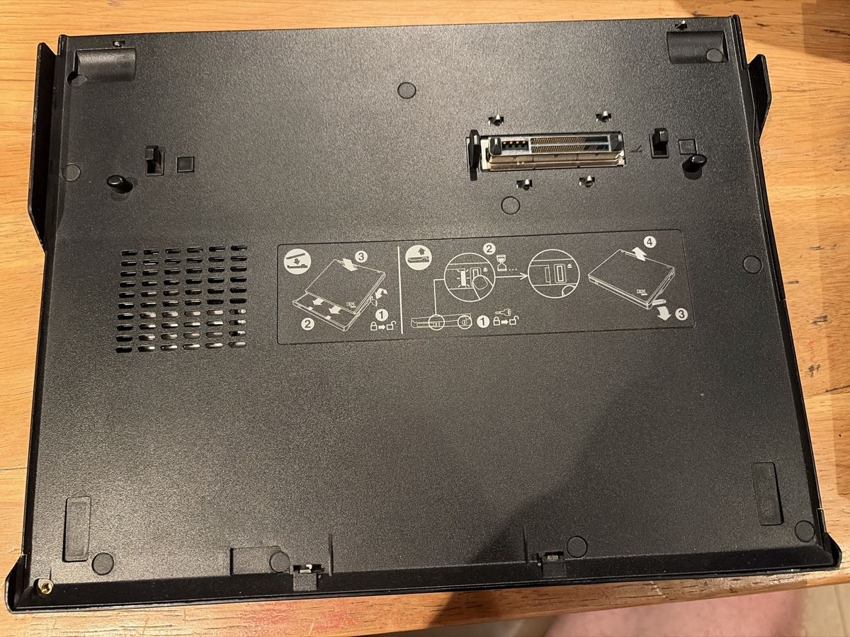 IBM Notebook: PC IBM THINK PAD AVEC BASE – Usato da Echallens venduto da JAR69 2