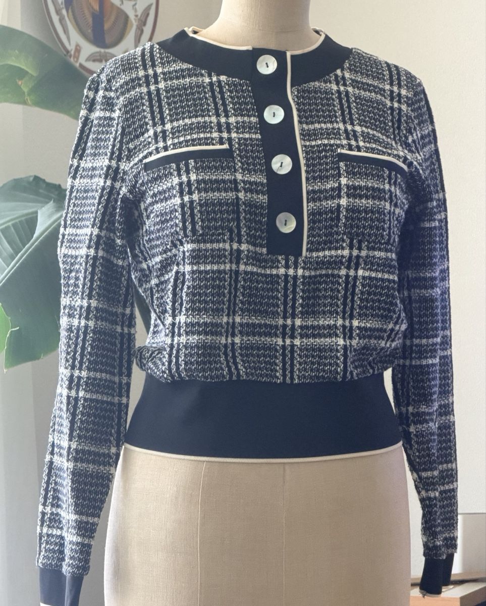 Top: Chic Plaid Knit Sweater Top  – Usato da Bouveret venduto da dou_g8q7