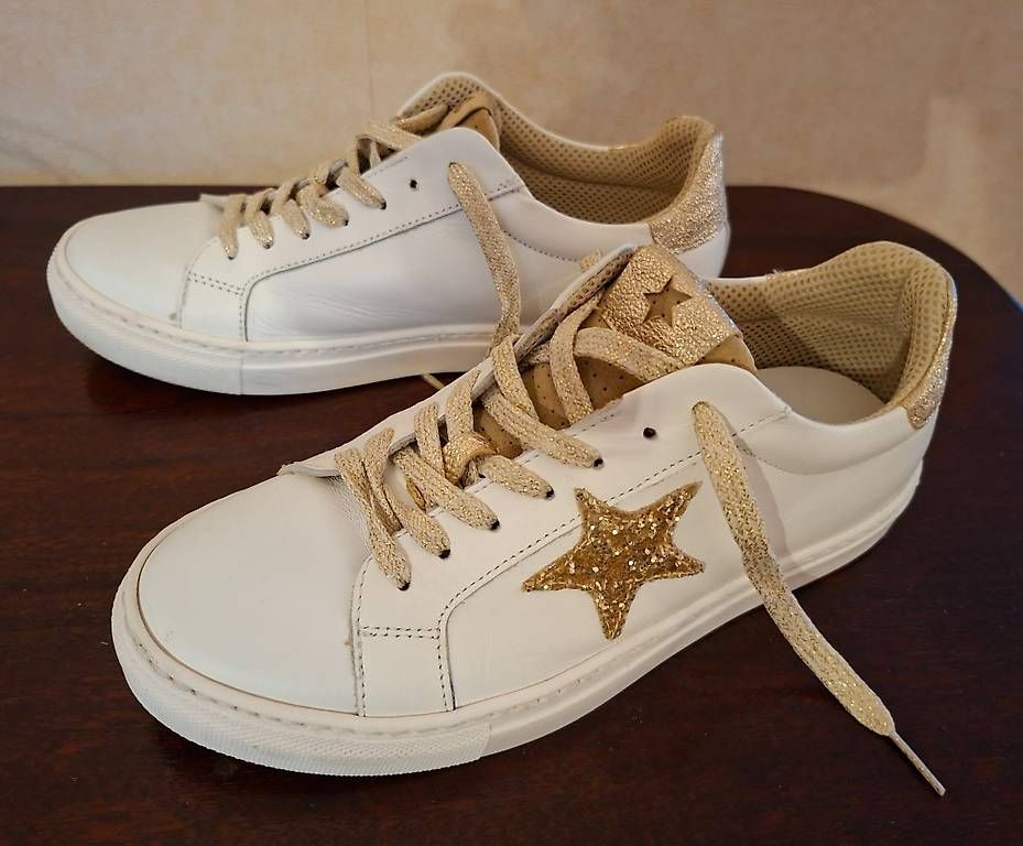 Scarpe da donna: Baskets en cuir – Usato da Conches venduto da Hermionne