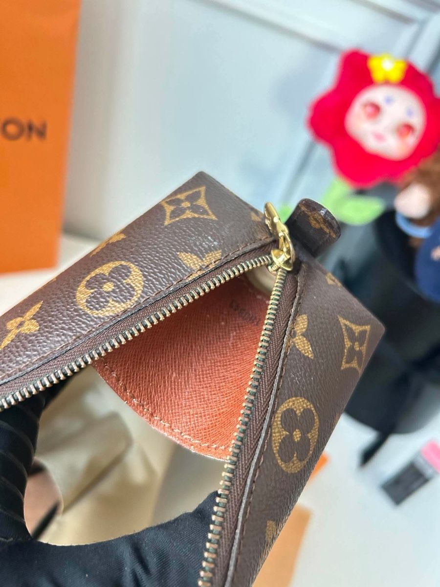 Louis Vuitton Sacs: LOUIS VUITTON Pochette cosmetics GM – D'occasion à Widnau par Pukpan_99 9