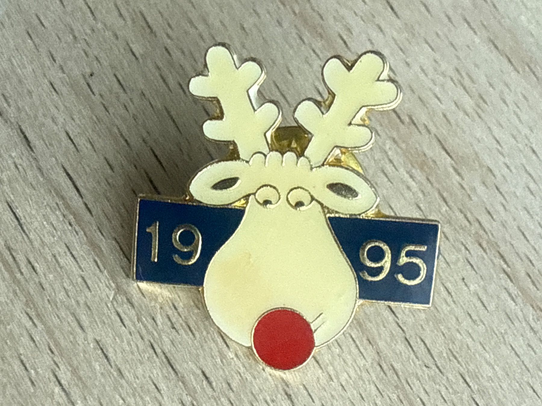 Plaquettes & Badges: Pin  Rentier 1995 – D'occasion à Glattbrugg par Schweigmatt