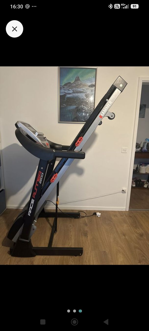 Vélos d'appartement: Hammer Race Runner 2200i Laufband – D'occasion à Waldenburg par leo_5tsd 2