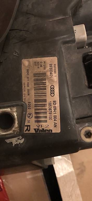 Scheinwerfer: Audi A4/S4 B5 Xenon Scheinwerfergehäuse  – Gebraucht aus Winterthur von and_sz6r 3