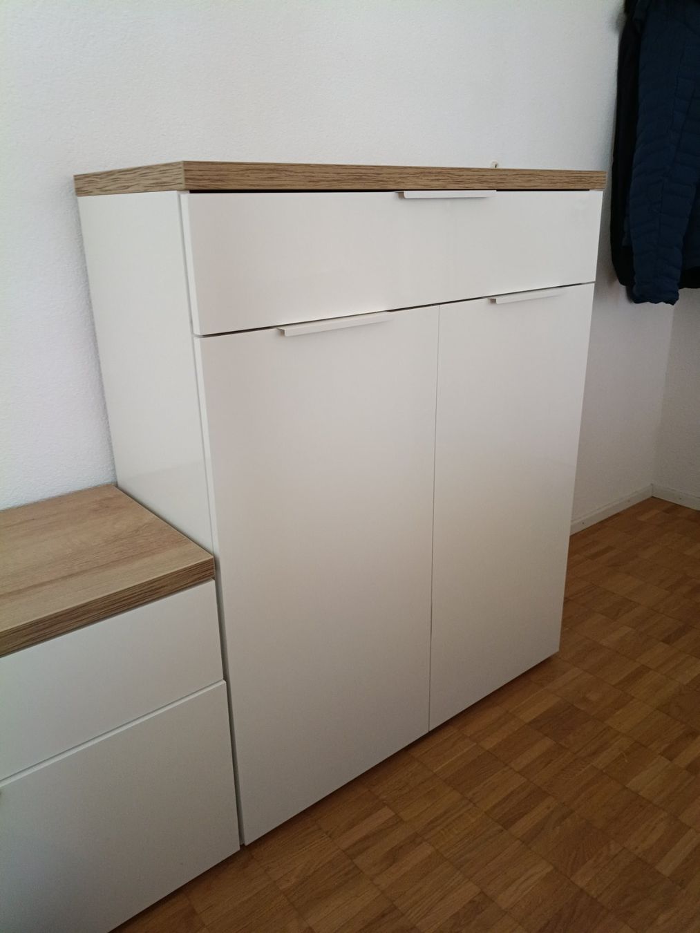 Cassettiere: Kommode/Schuhschrank Hochglanz weiss 2-teilig – Usato da Zürich venduto da r_b24mt 2