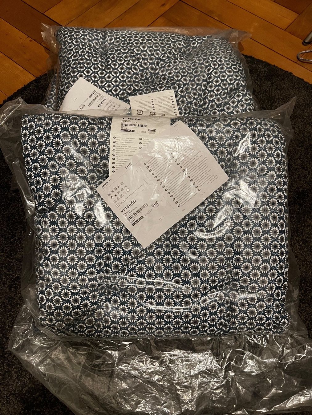 IKEA Ytterön 2x Sitzkissen 92x50cm blau gemustert (Neu und originalverpackt) in Aarau für CHF 35 – nur Abholung auf Ricardo kaufen