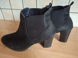 Bottines daim noir grandeur 39 marque Blue Motion