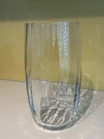 Grosse Blumenvase aus Glas transparent
