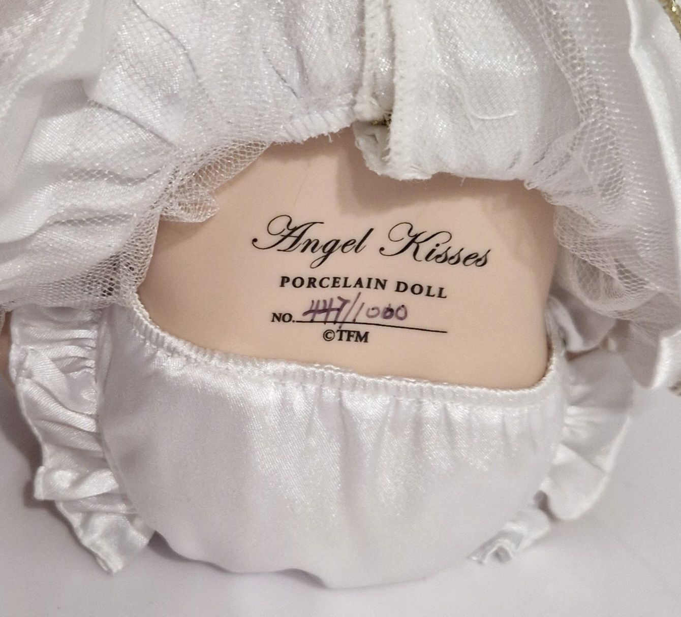 Franklin Mint Statuette: Franklin Mint Baby Puppe limitiert 1000 Stück Angel Kisses – Usato da Büsserach venduto da Syd2000 2