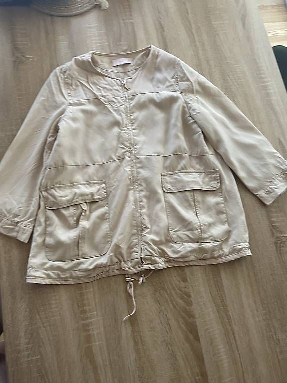 Giacche: Leichte Jacke – Usato da Basel venduto da Make-up-lover