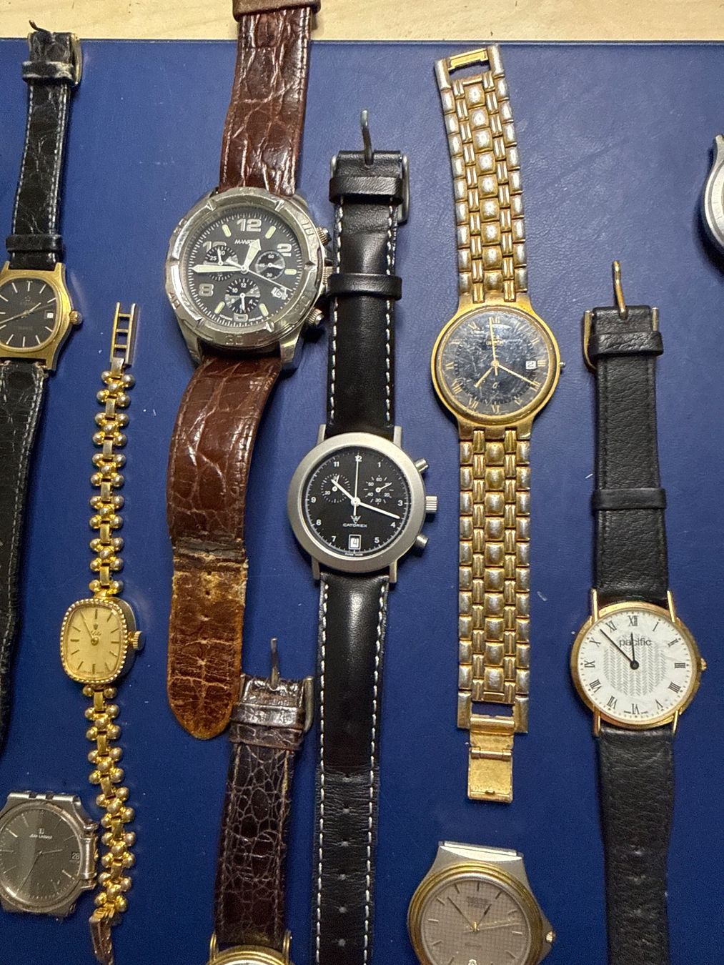 Montres: Uhrenlot unkontrolliert – Défectueux à Pfeffingen par Allhandelklgwatches 3