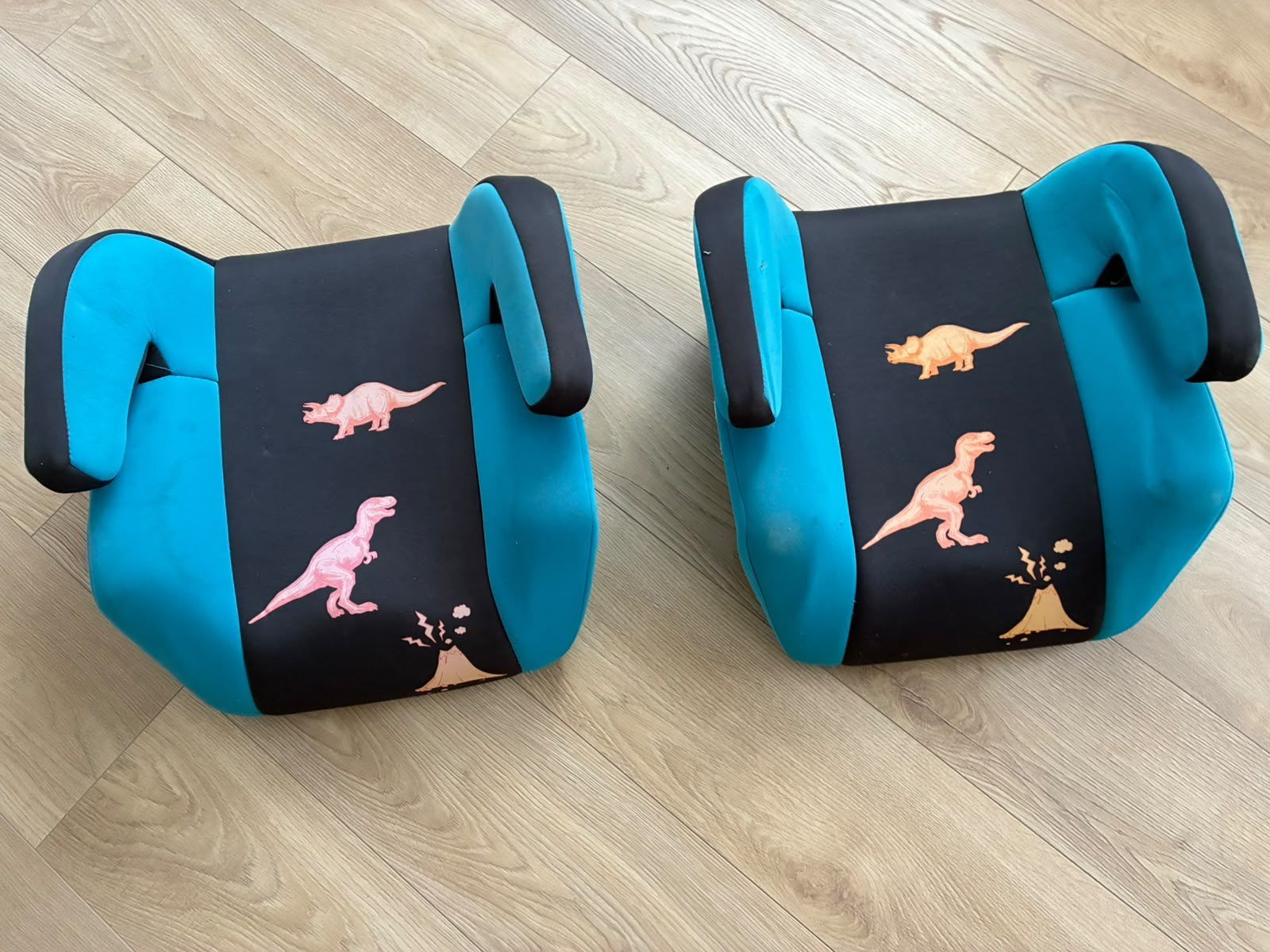 Sièges auto: 2 Auto Kindersitzte – D'occasion à Hägglingen par MR.BG
