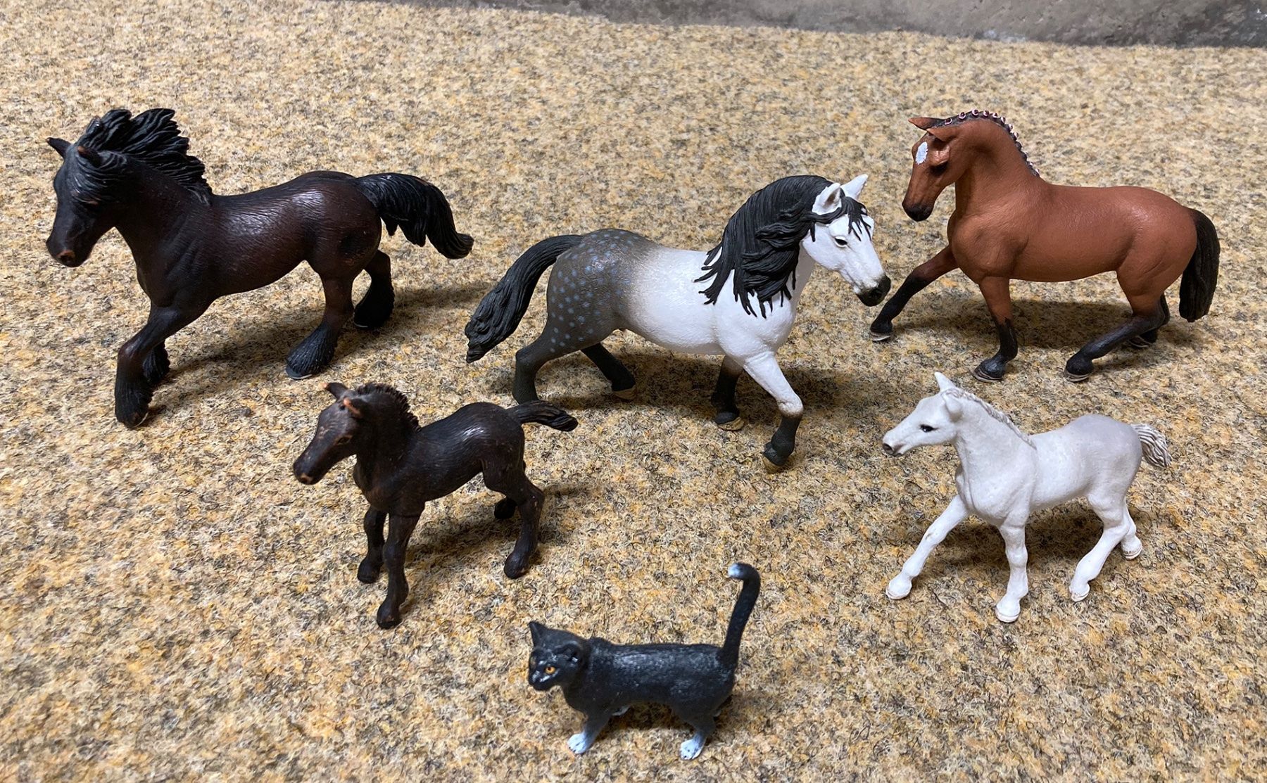 Schleich Statuette: Lot de 5 Figurines Schleich Chevaux + Chat – Usato da Vionnaz venduto da nadinus73