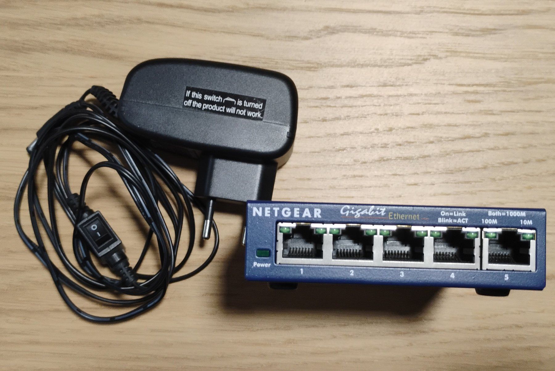 Netgear Hubs & Switches: Netgear GS105 – D'occasion à Châtel-St-Denis par tri_mf77 1