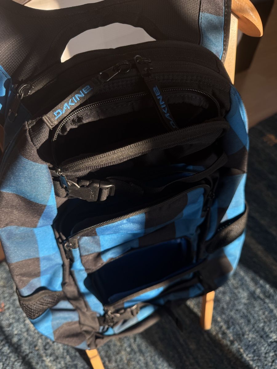 Dakine Rucksäcke: Dakine Rucksack / Schulsack kaum Gebraucht – Gebraucht aus Trélex von stripedthrift 4