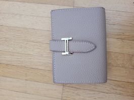Portefeuille couleur taupe!