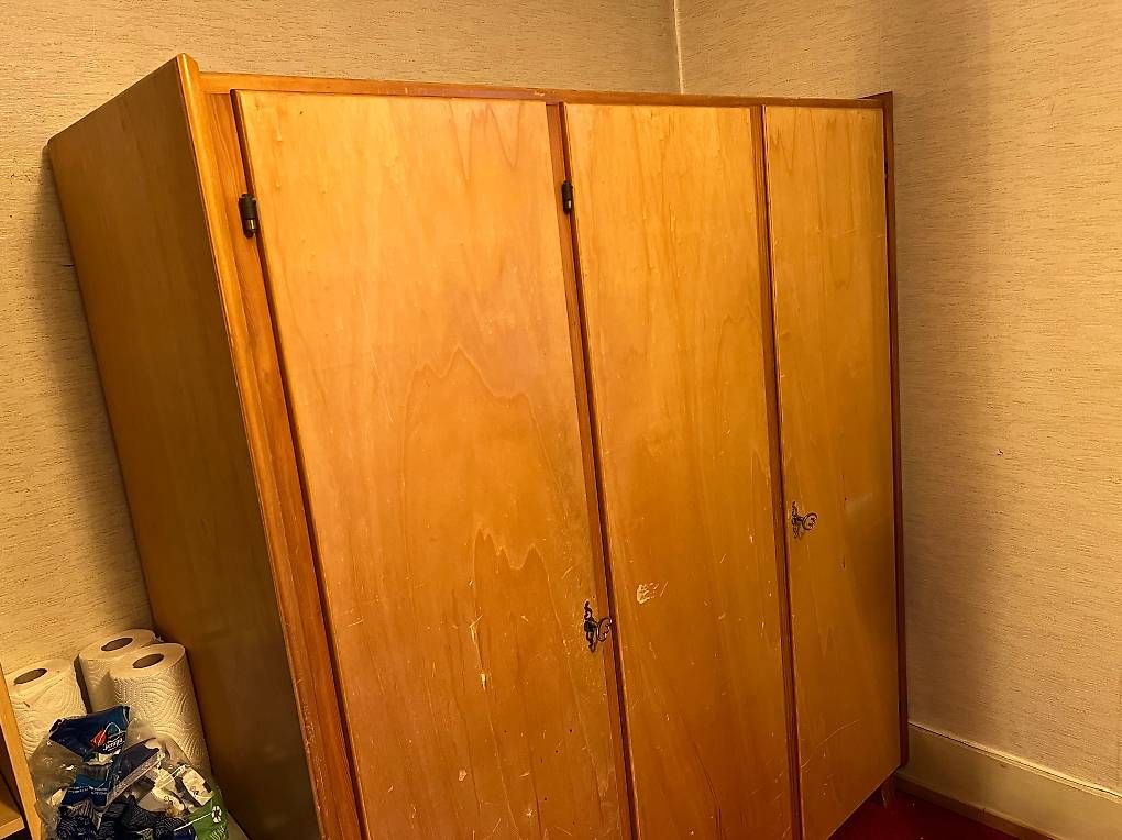 Armadi: Kleiderschrank mit Regalen – Usato da Wallisellen venduto da starkrossed 4