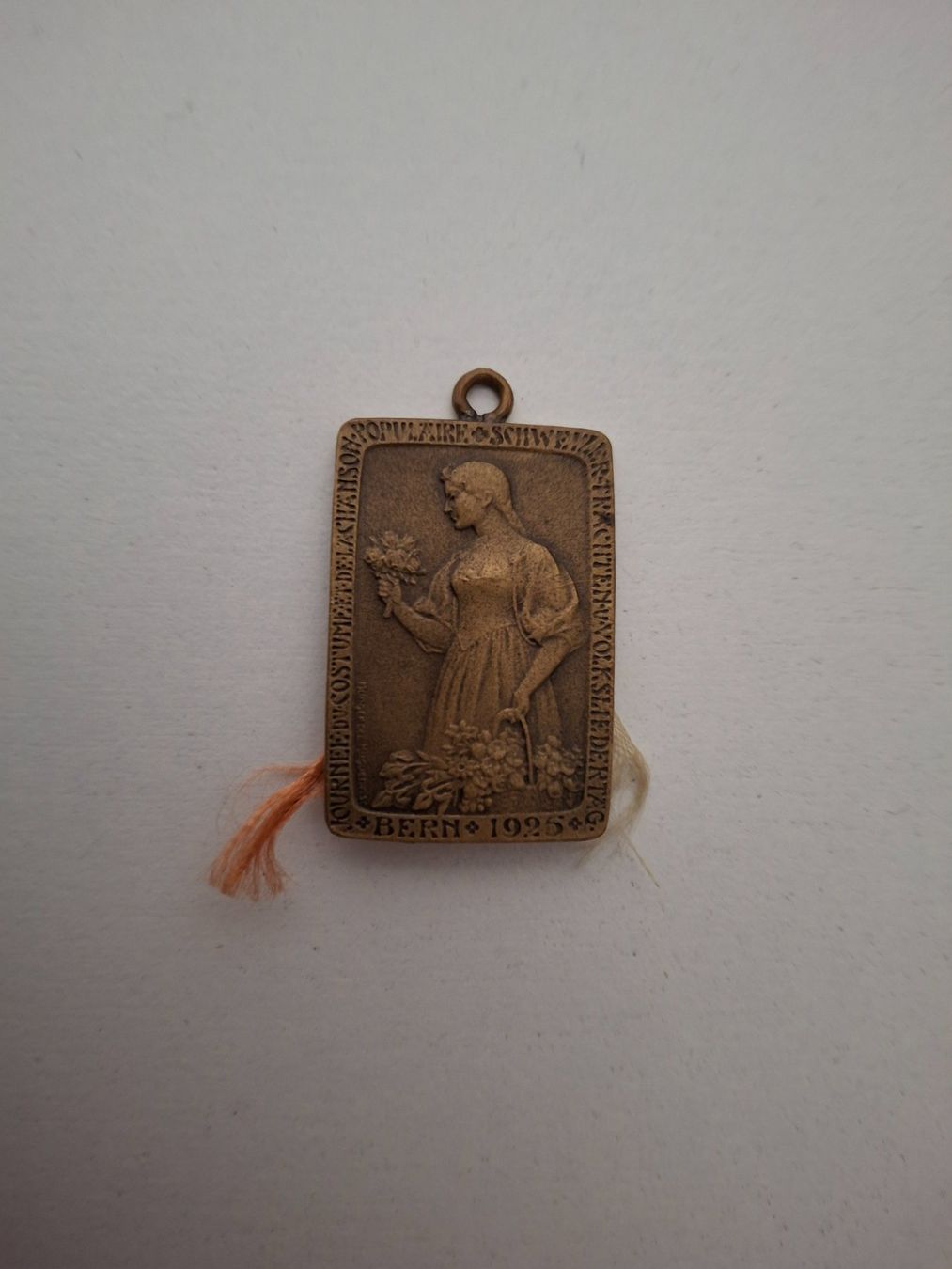 Placchette & Badge: Plakette Schweizer Trachten- / Volksliedertag Bern 1925 – Usato da Dietikon venduto da Hwengi