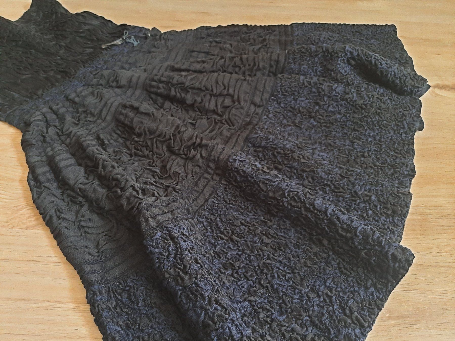 Vestiti: Louis Vuitton, robe en soie S – Usato da Fribourg venduto da metalhands 2