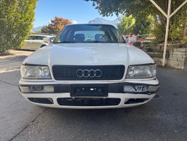 Audi 80 Limousine weiss Jahrgang 1994 defekt zum Verkauf
