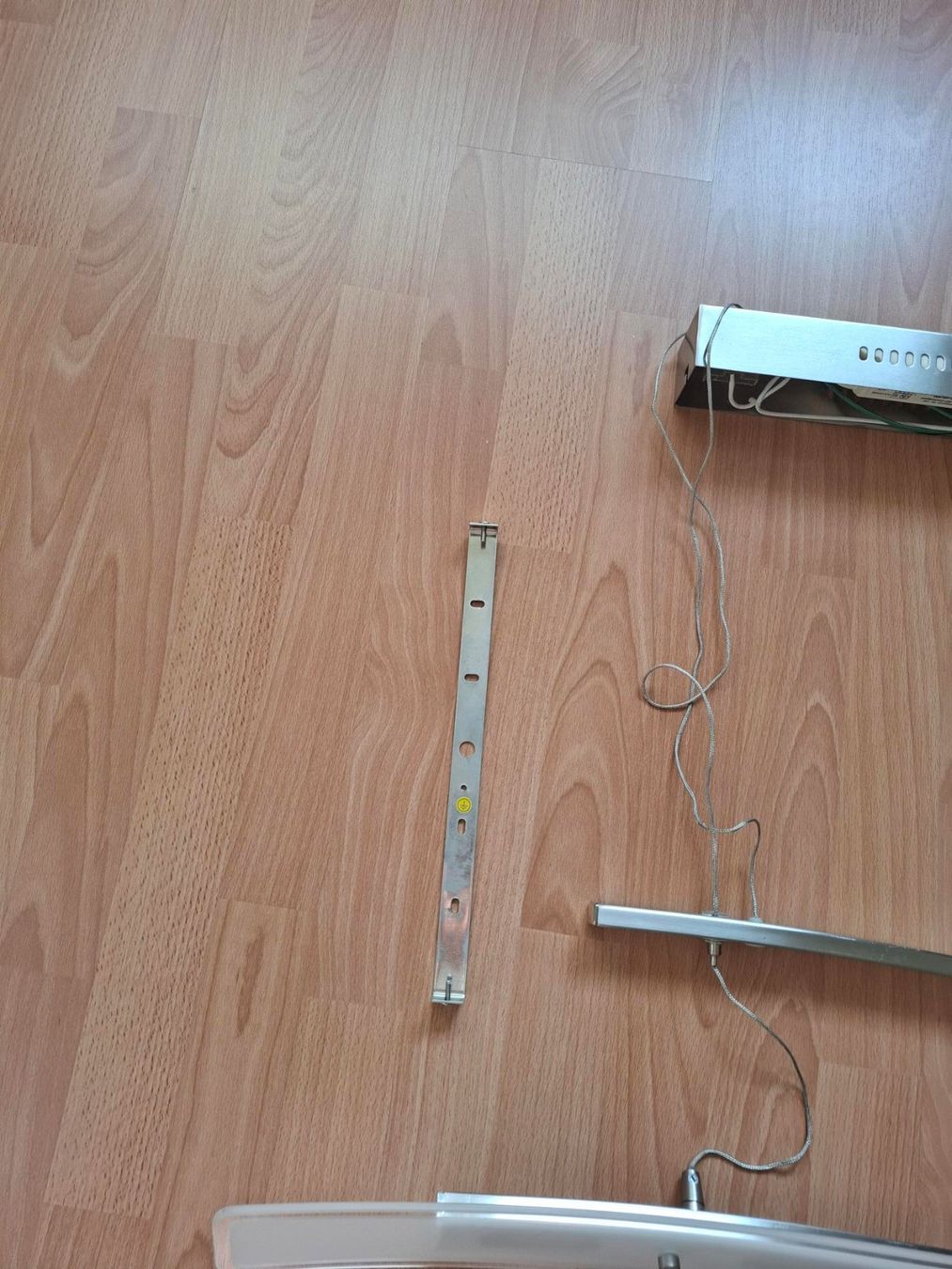 Lustres & lampes de plafonds: suspension halogène moderne – D'occasion à Porrentruy par Piquetix 2