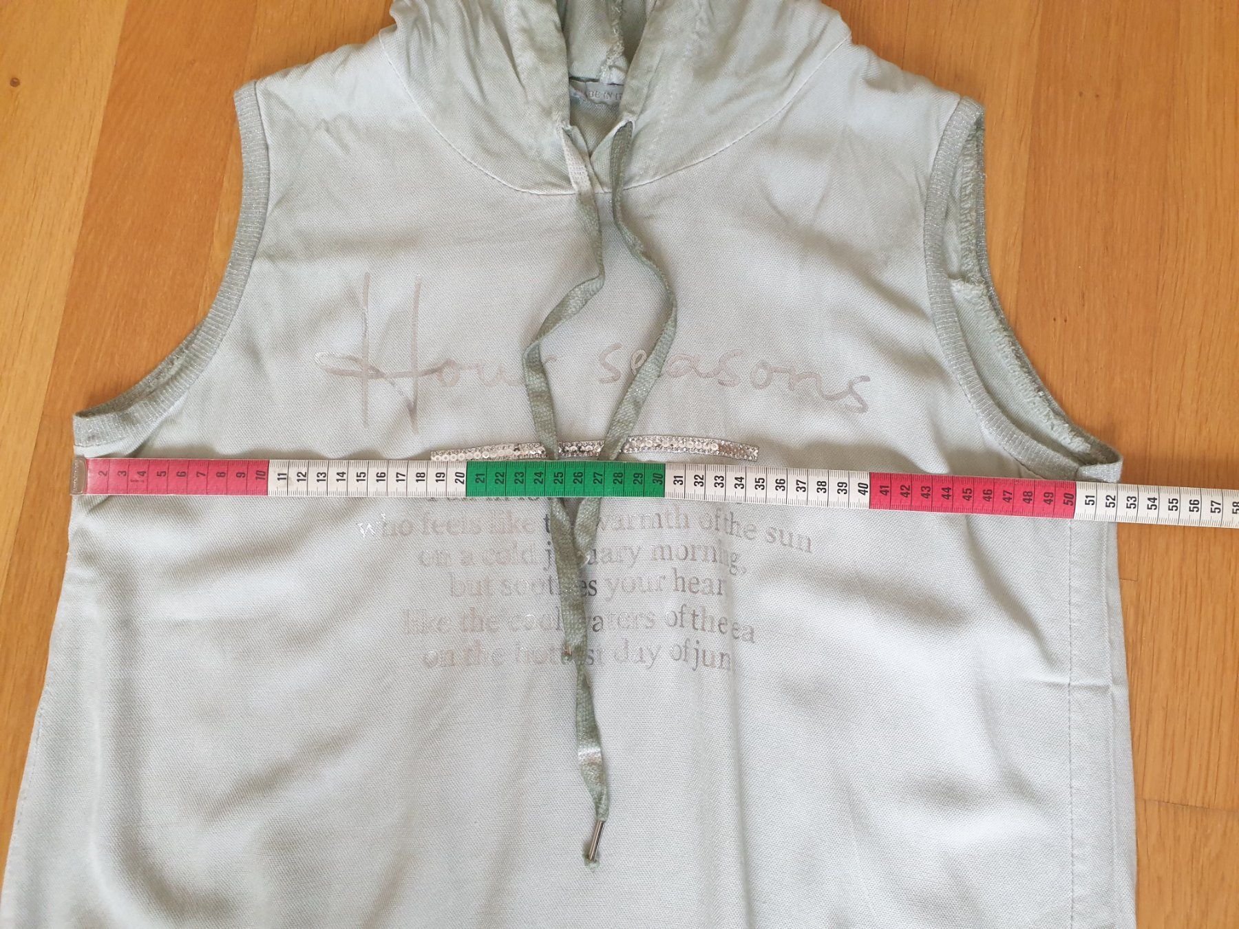 T-shirt: Modernes Kurzarm-Shirt mit Kapuze – Nuovo (secondo la descrizione) da Möriken AG venduto da pam66 4